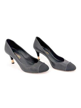 Chanel CC Cap Toe Pumps Heels Black Leather Size 38 US 7-7.5 Women’s